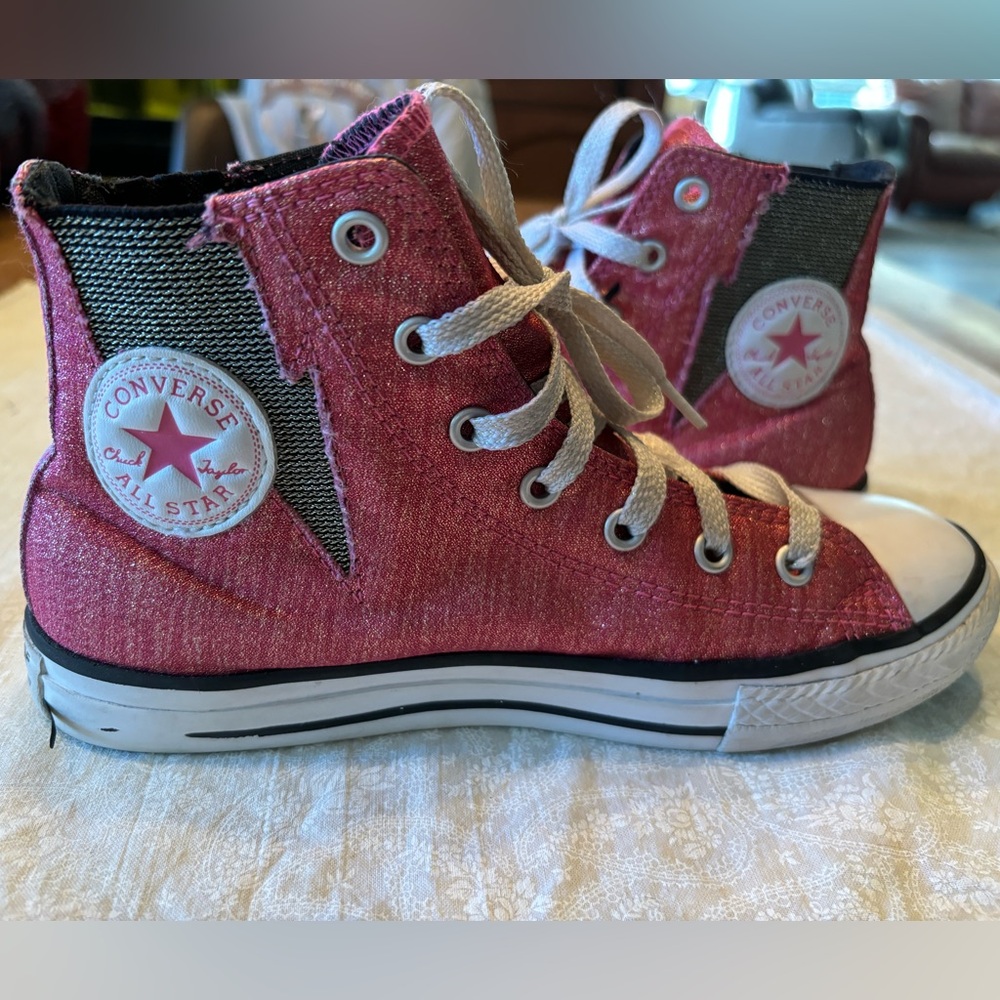 Converse All Star Youth Size 3, high top Lightening Metallic Wizard